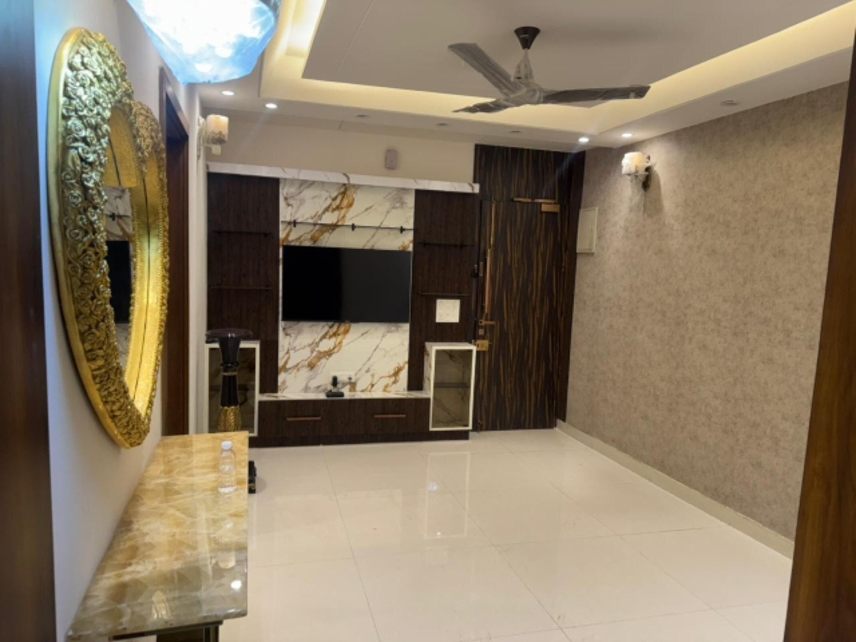 Niti Khand 2, Indirapuram
