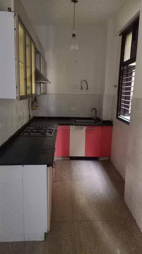 3_bhk_apartment-for-sale-indirapuram-Ghaziabad-kitchen