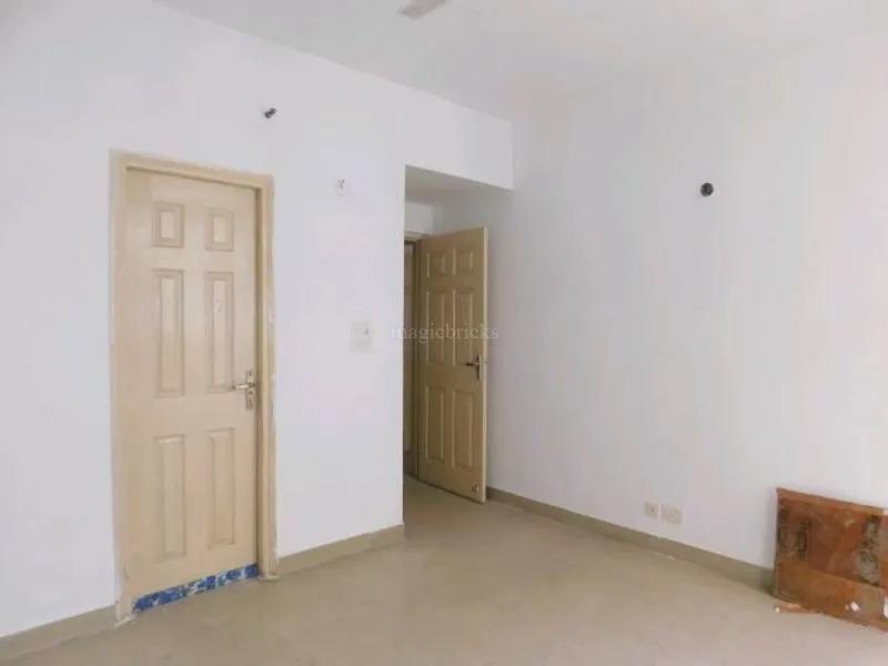 79799813_9_PropertyImage1749559910376_600_900.jpg
