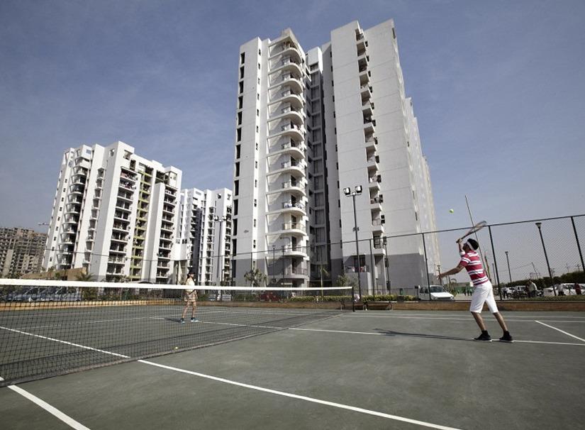 badminton-court-Eldeco-Aamantran