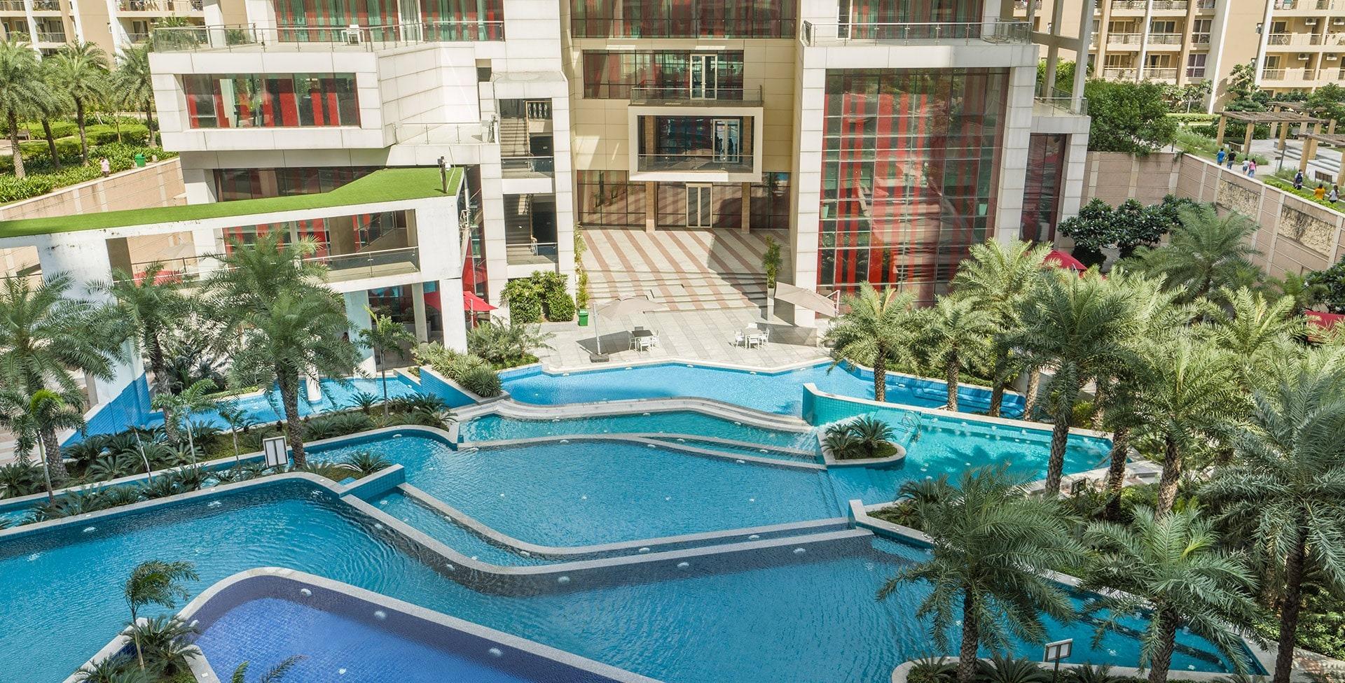 club-indoor-swimming-pool