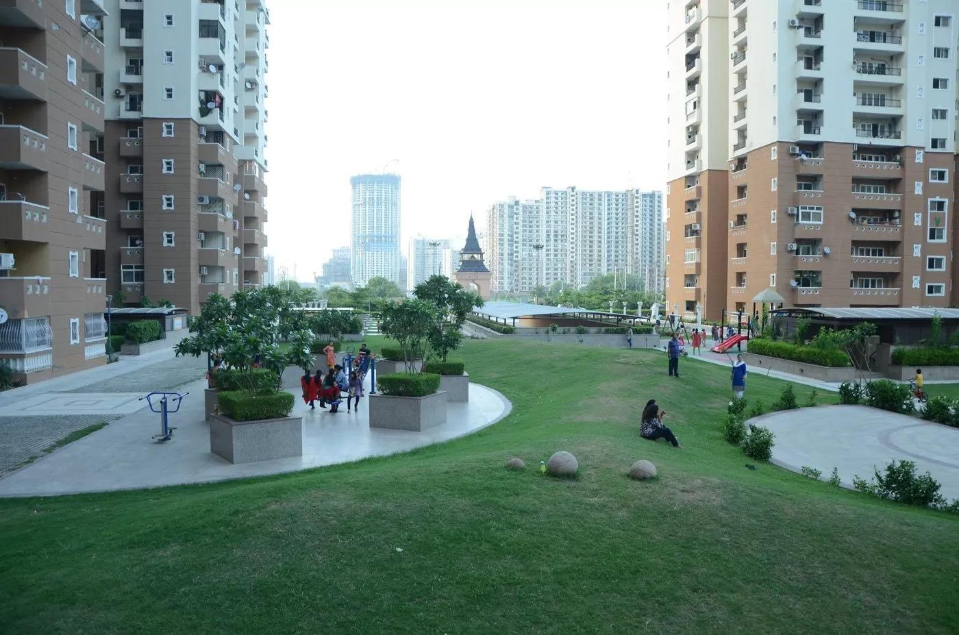 Hyde Park, Sector 78, Central Noida