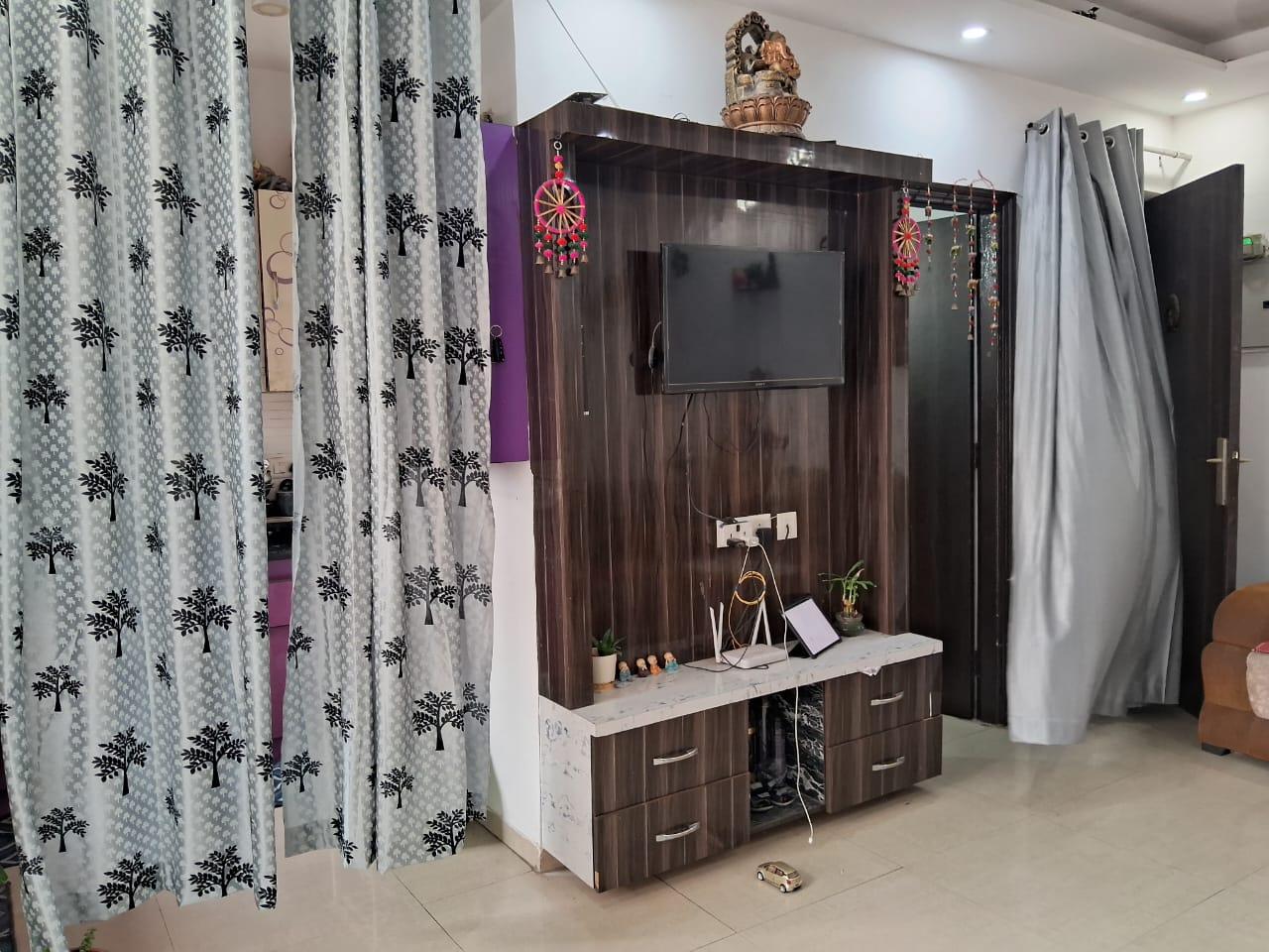 Nirala Estate Phase 1 – 955 SQFT | 2BHK Flat for Sale | Noida Extension