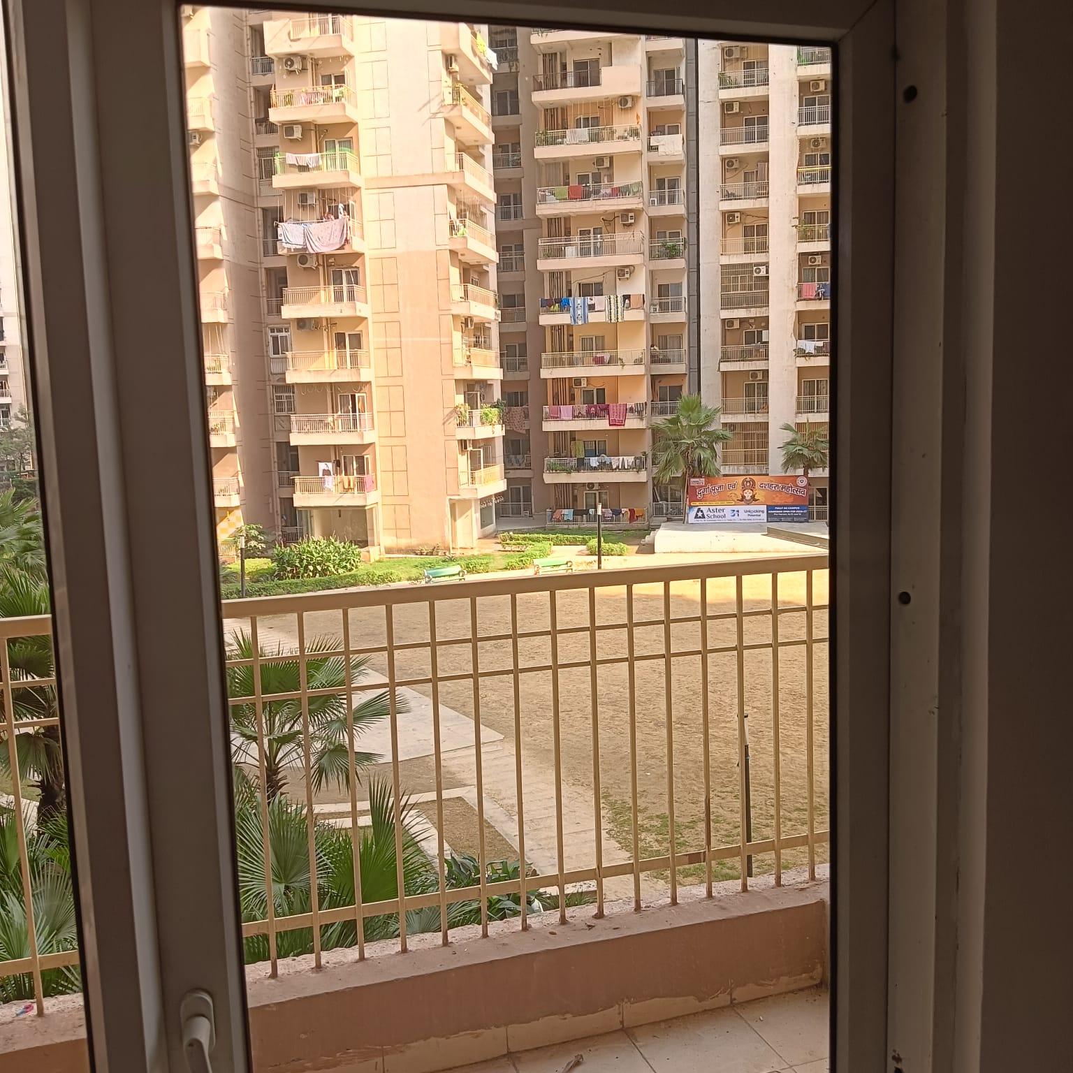 Ajnara Homes – 880 SQFT | 2 BHK + 2T Flat for Sale | Noida Extension